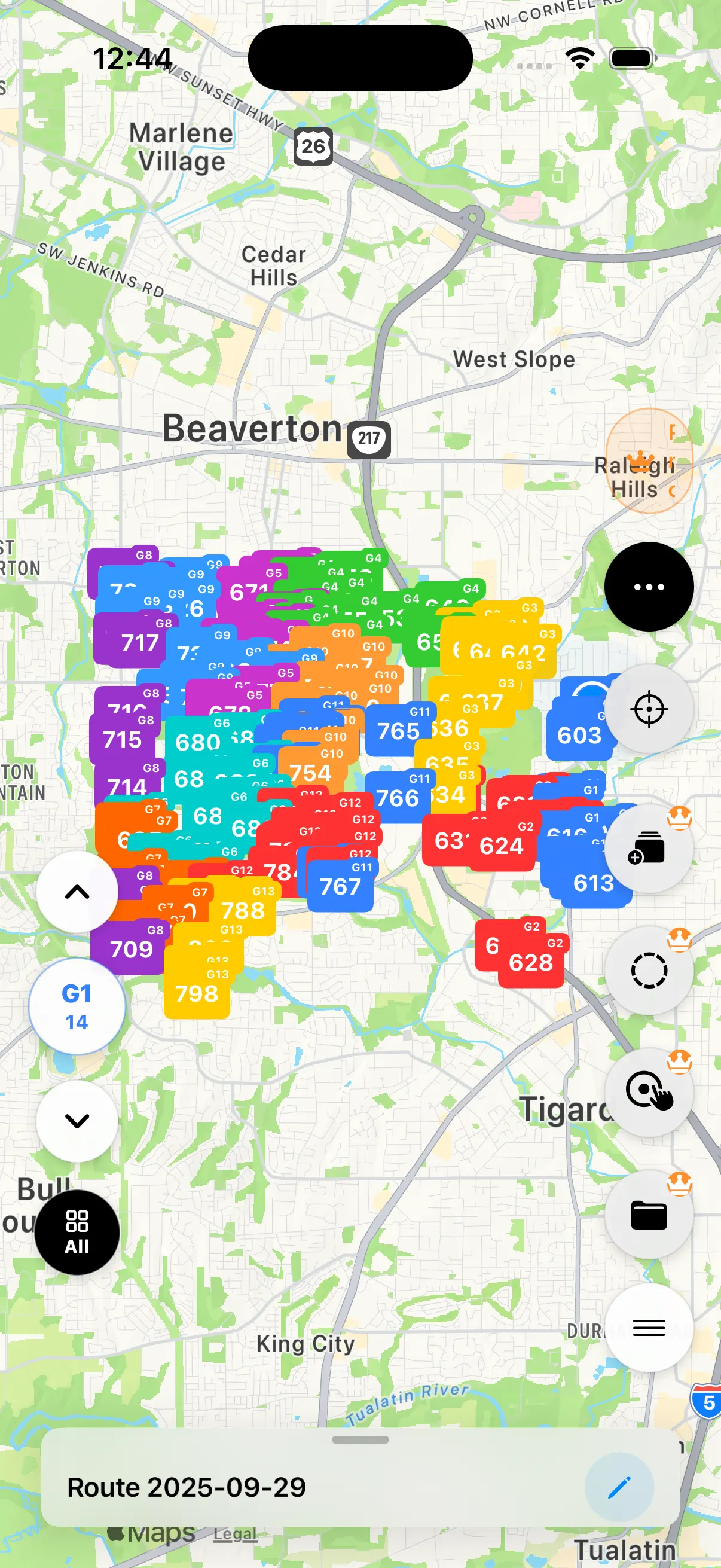 NaviBatch last mile delivery map with grouped stops on iPhone